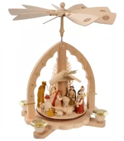 Pyramide A 4 Bougies En Bois Pour Un Noël Traditionnel