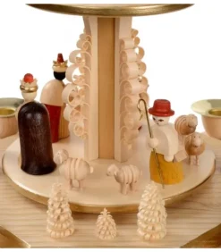 Pyramide Avec Scene De Crèche De Noël Complete